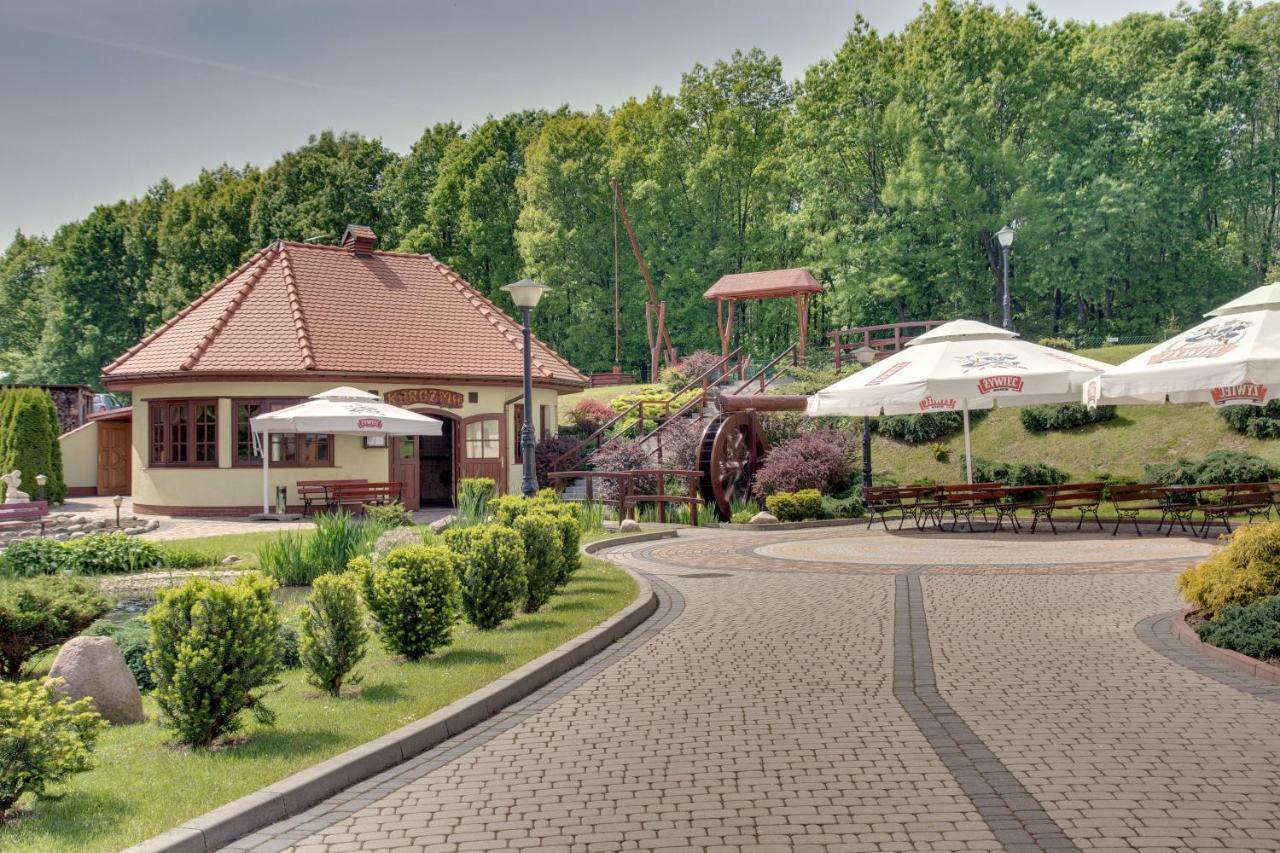Zajazd Zlota Iglica Pogrzebien ภายนอก รูปภาพ